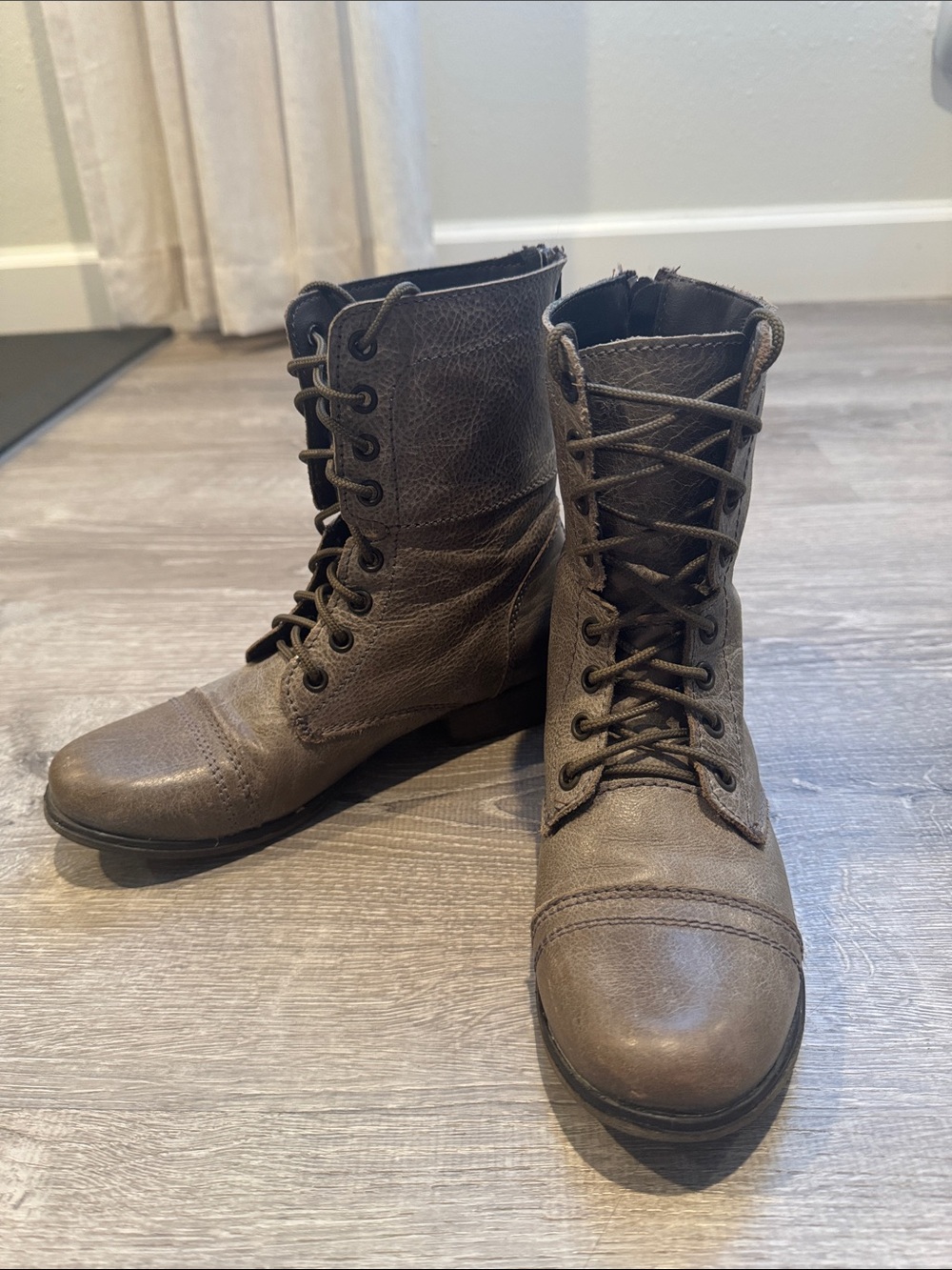 Steve Madden Troopa Taupe Leather Combat Boots Lace Up 6